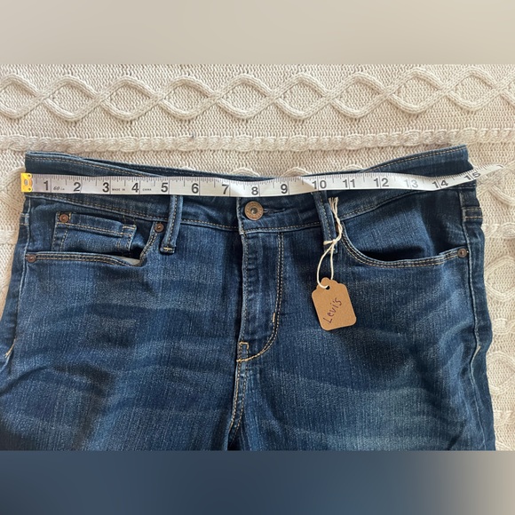 Levi’s Signature medium Wash distressed cropped & cuffed jeans Women’s size 8 - Picture 15 of 15